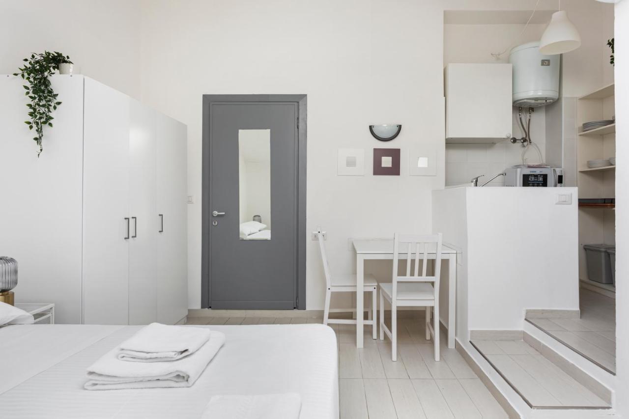 Studio Apt - Duomo 6 Apartment Milan Bagian luar foto