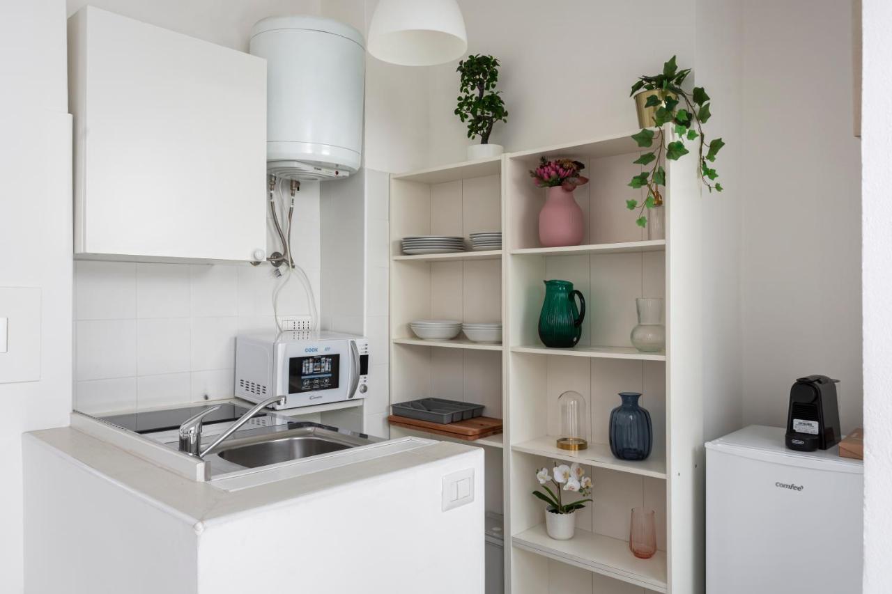 Studio Apt - Duomo 6 Apartment Milan Bagian luar foto