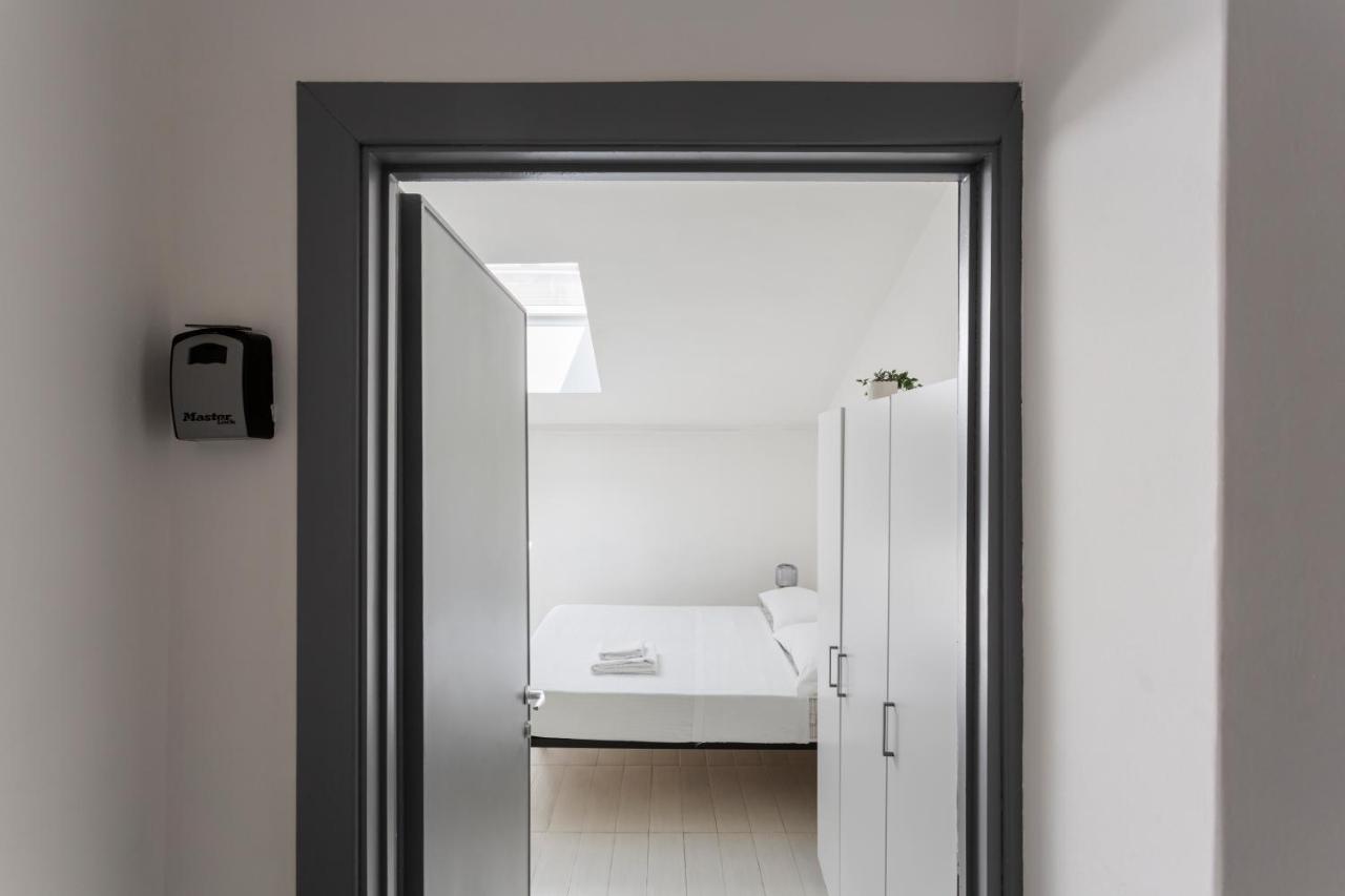 Studio Apt - Duomo 6 Apartment Milan Bagian luar foto